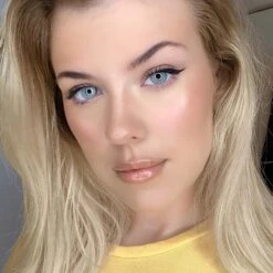 Aquamarine - 6 Months -Daily Lens World Aquamarine 2 b234a531 0d5c 4262 b599 1fd1a4e77bf6